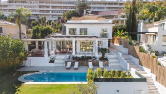 Villa La Concha - Spacious Modern Villa with views to Las Brisas Golf Course