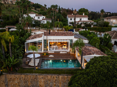 Villa Nazari - Luxury Frontline Golf Villa in Los Naranjos Golf Marbella