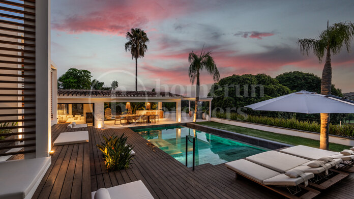 Villa Nazari - Luxury Frontline Golf Villa in Los Naranjos Golf Marbella