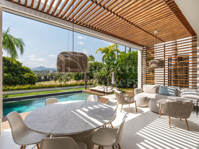 Villa Nazari - Luxury Frontline Golf Villa in Los Naranjos Golf Marbella