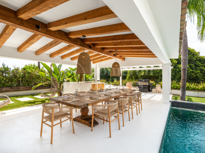 Villa Nazari - Luxury Frontline Golf Villa in Los Naranjos Golf Marbella