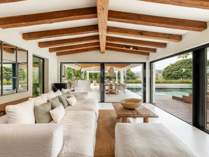 Villa Nazari - Luxury Frontline Golf Villa in Los Naranjos Golf Marbella
