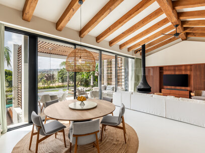 Villa Nazari - Luxury Frontline Golf Villa in Los Naranjos Golf Marbella