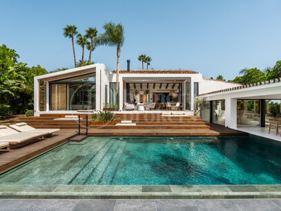 Villa Nazari - Luxury Frontline Golf Villa in Los Naranjos Golf Marbella