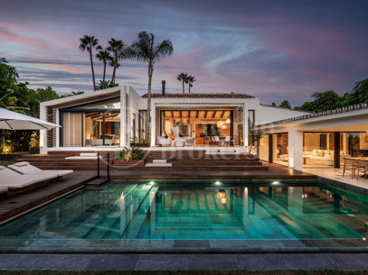 Villa Nazari - Luxury Frontline Golf Villa in Los Naranjos Golf Marbella