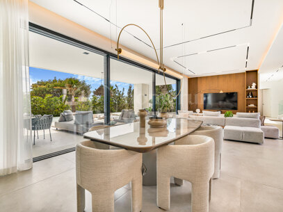 Villa Fortune - Luxury villa with Sea Views in Marbella’s Golden Mile