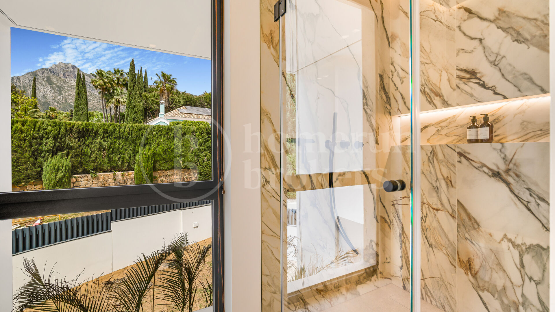 Villa Fortune - Lyxvilla med havsutsikt i Marbellas Golden Mile