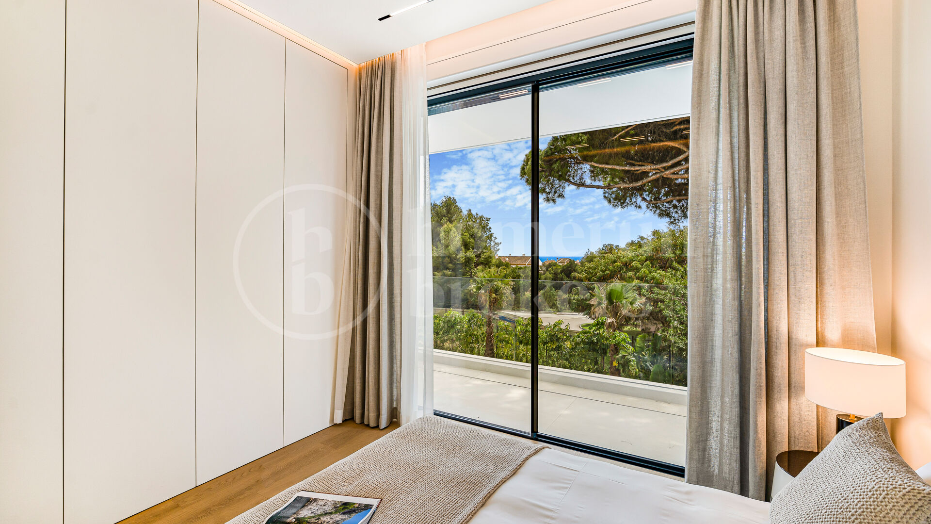 Villa Fortune - Lyxvilla med havsutsikt i Marbellas Golden Mile