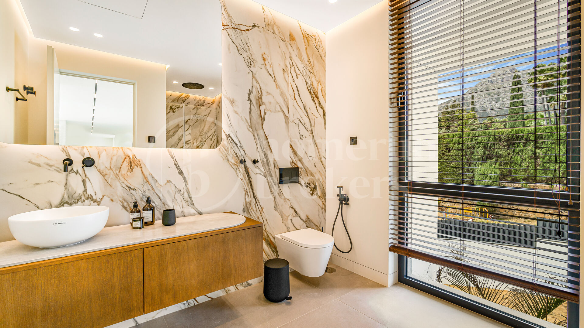 Villa Fortune - Lyxvilla med havsutsikt i Marbellas Golden Mile