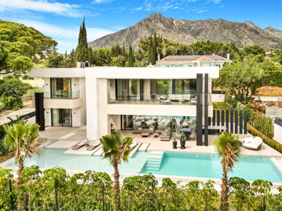 Villa Fortune - Luxury villa with Sea Views in Marbella’s Golden Mile