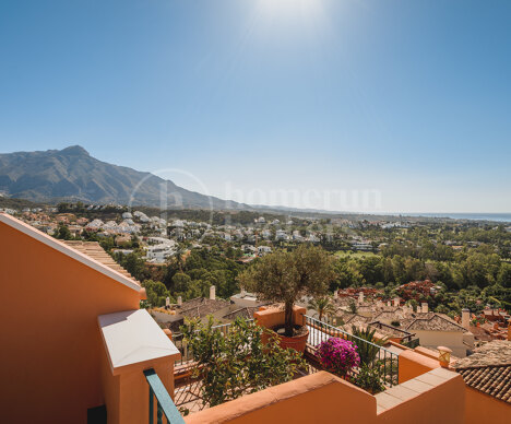 Los Belvederes - Duplex Penthouse with Sea and Golf Views