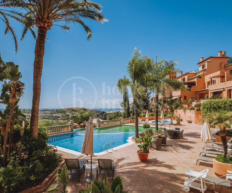 Los Belvederes - Duplex Penthouse with Sea and Golf Views