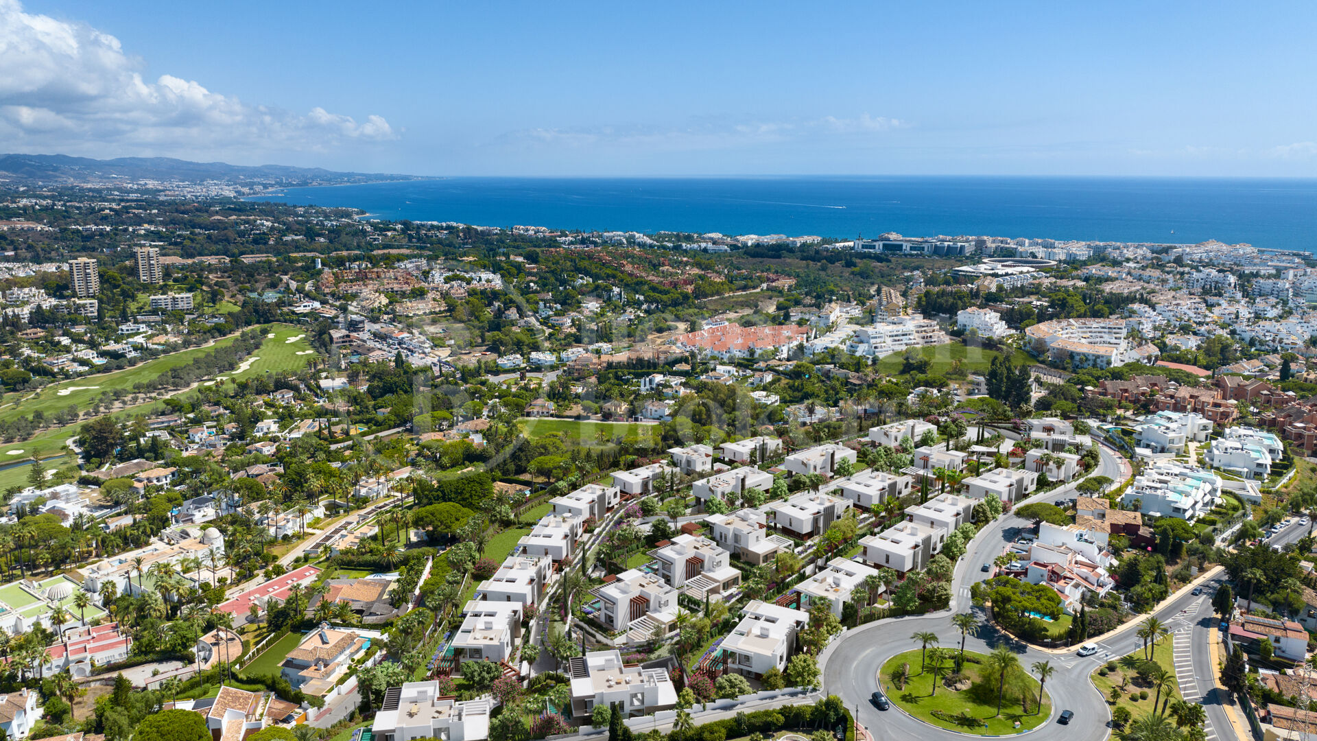 The Avenue - Luxury Living in Central Nueva Andalucia