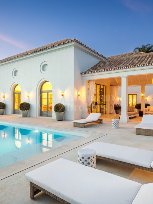 Villa Tuscany - Exceptional Classical Estate in Nueva Andalucia