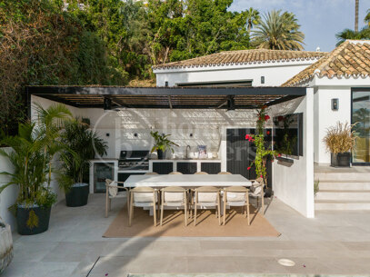 Hill Club 38 - Renovated Villa Located in Los Naranjos Hill Club