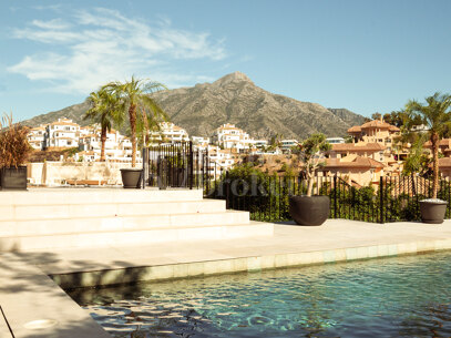 Hill Club 38 - Renovated Villa Located in Los Naranjos Hill Club
