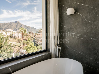 Hill Club 38 - Renovated Villa Located in Los Naranjos Hill Club