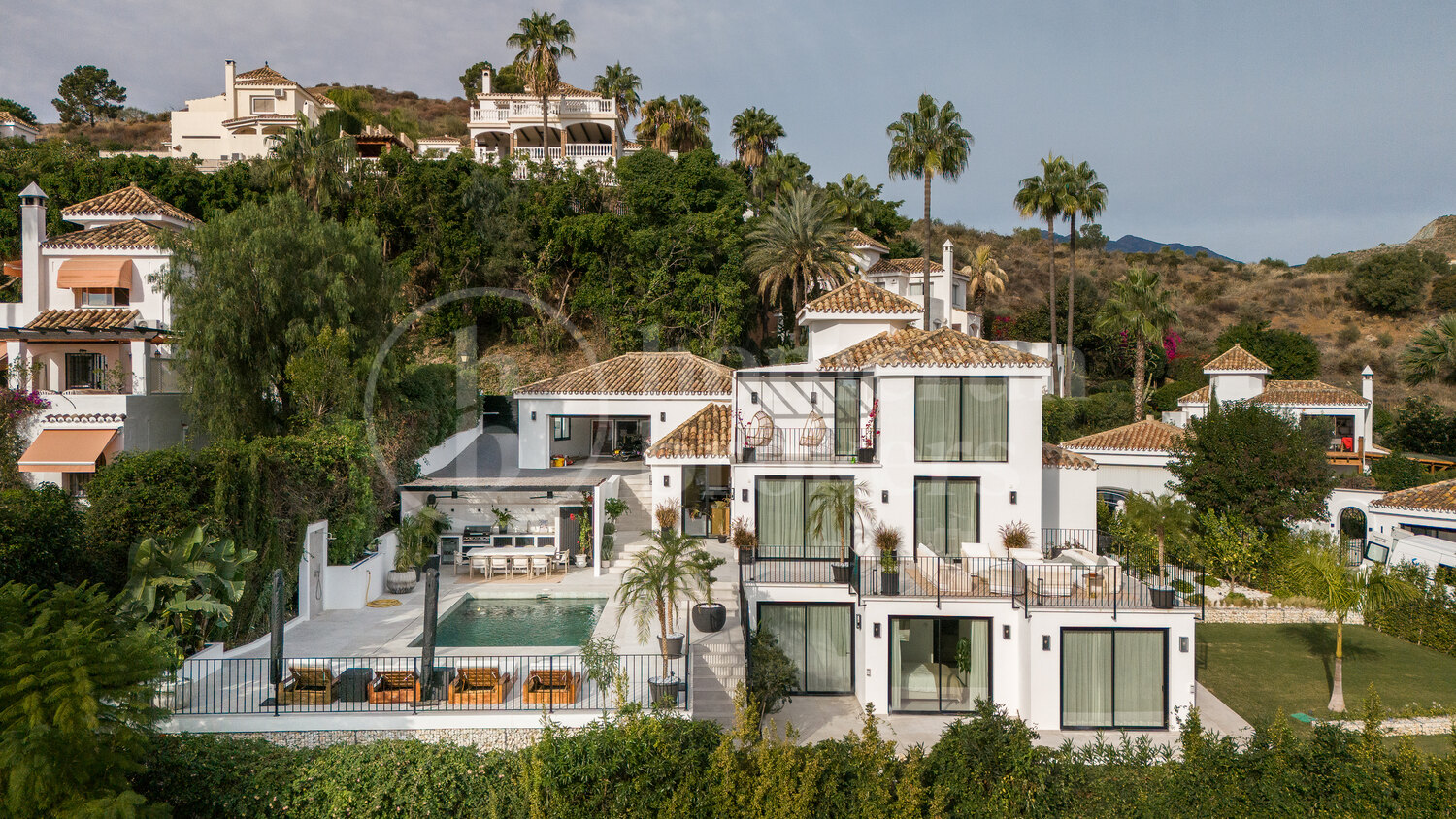 Hill Club 38 - Renovated Villa Located in Los Naranjos Hill Club