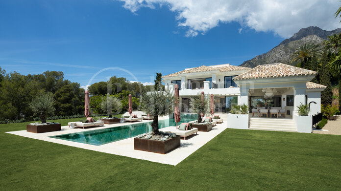 Villa Verdi - A Mix of Andalusian Charm with Contemporary Design in Sierra Blanca