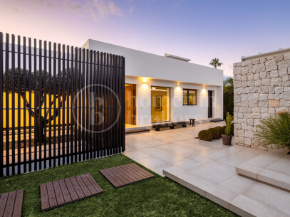 Villa Orion – Luxury Frontline Golf Villa in Nueva Andalucía, Marbella