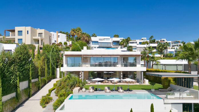 Villa Altea - Modern Villa in Gated community, Benahavis