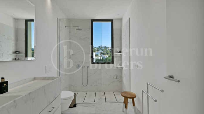 Villa Altea - Modern Villa in Gated community, Benahavis