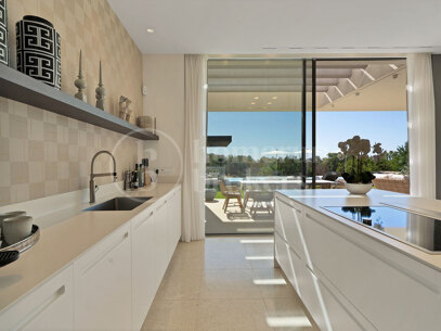 Villa Altea - Modern Villa in Gated community, Benahavis