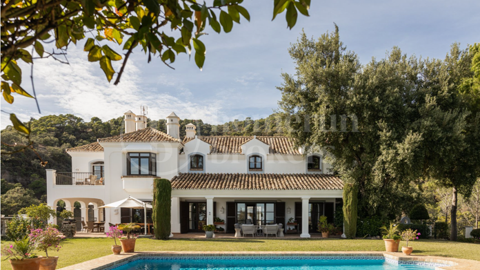 Villa Lucia - Classic and Elegant with Sea Views in El Madroñal