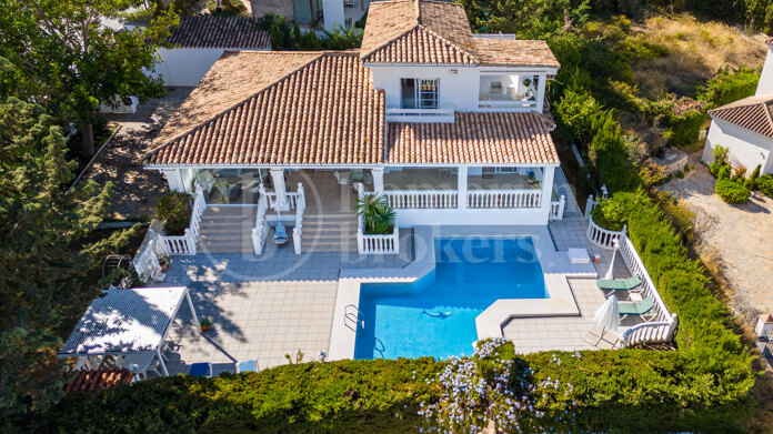 Villa Blanca - Charming 4 bedroom Villa in Nueva Andalucia