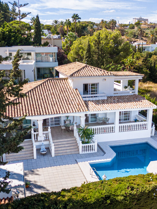 Villa Blanca - Charming 4 bedroom Villa in Nueva Andalucia