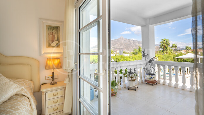 Villa Blanca - Charming 4 bedroom Villa in Nueva Andalucia