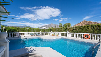 Villa Blanca - Charming 4 bedroom Villa in Nueva Andalucia