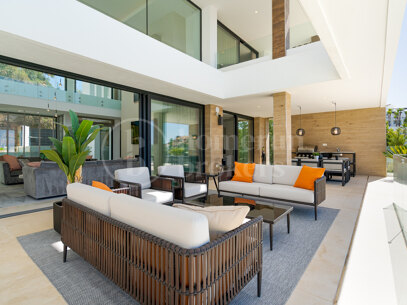 Villa Velaris - Modern Villa in La Alqueria, Benahavis