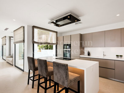 Villa Velaris - Modern Villa in La Alqueria, Benahavis