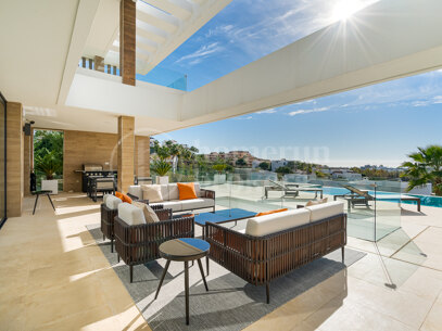 Villa Velaris - Modern Villa in La Alqueria, Benahavis