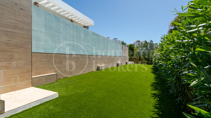 Villa Velaris - Modern Villa in La Alqueria, Benahavis