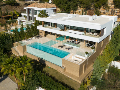 Villa Velaris - Modern Villa in La Alqueria, Benahavis