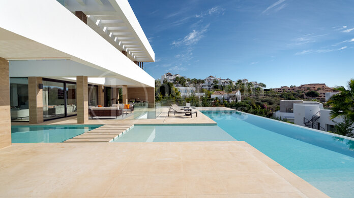 Villa Velaris - Modern Villa in La Alqueria, Benahavis