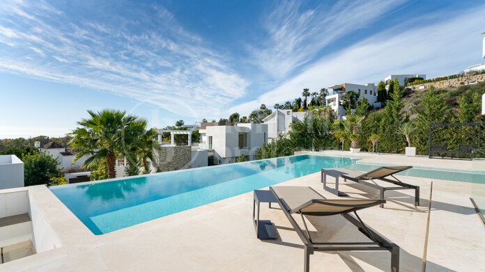 Villa Velaris - Modern Villa in La Alqueria, Benahavis