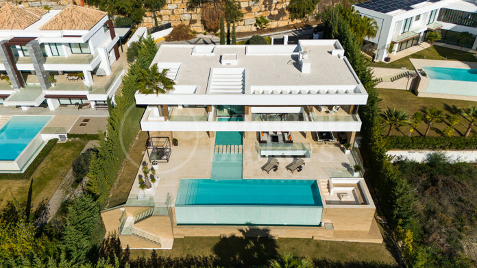 Villa Velaris - Modern Villa in La Alqueria, Benahavis