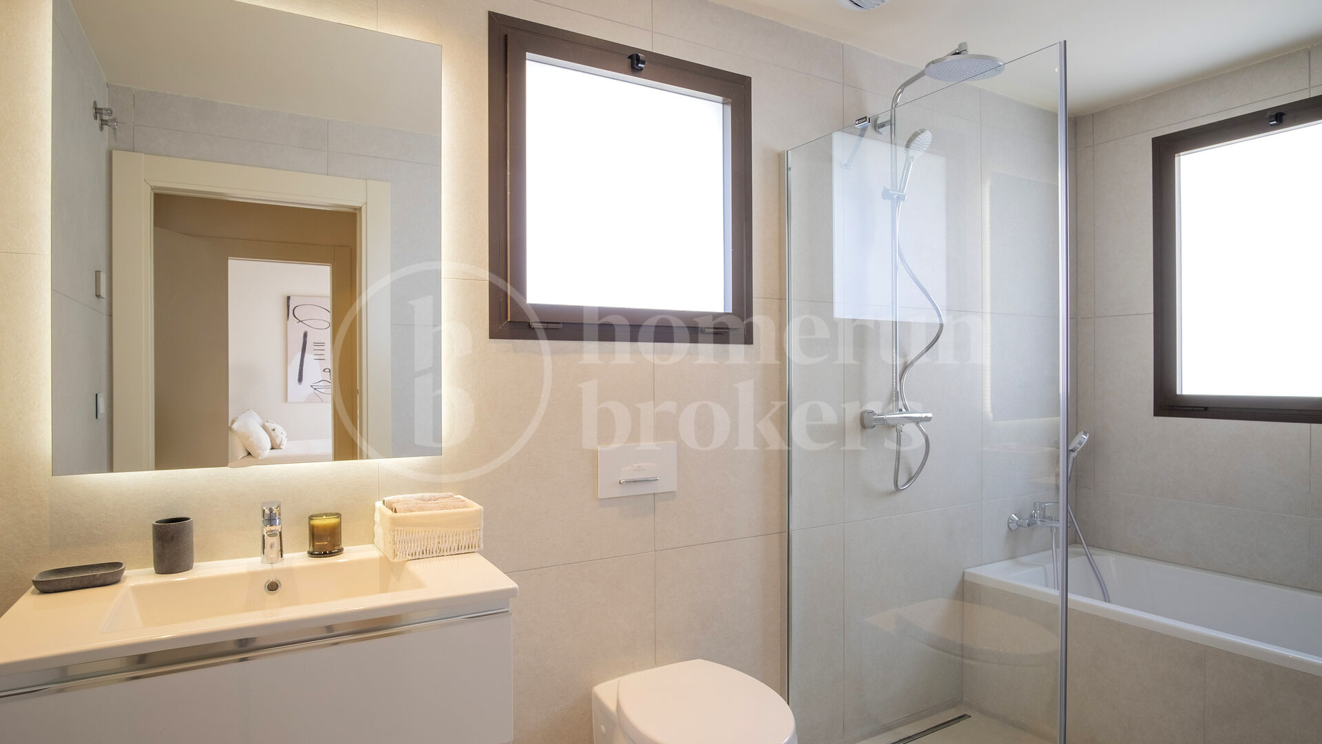 Villa Los Jardines - Beachfront in the New Golden Mile, Estepona