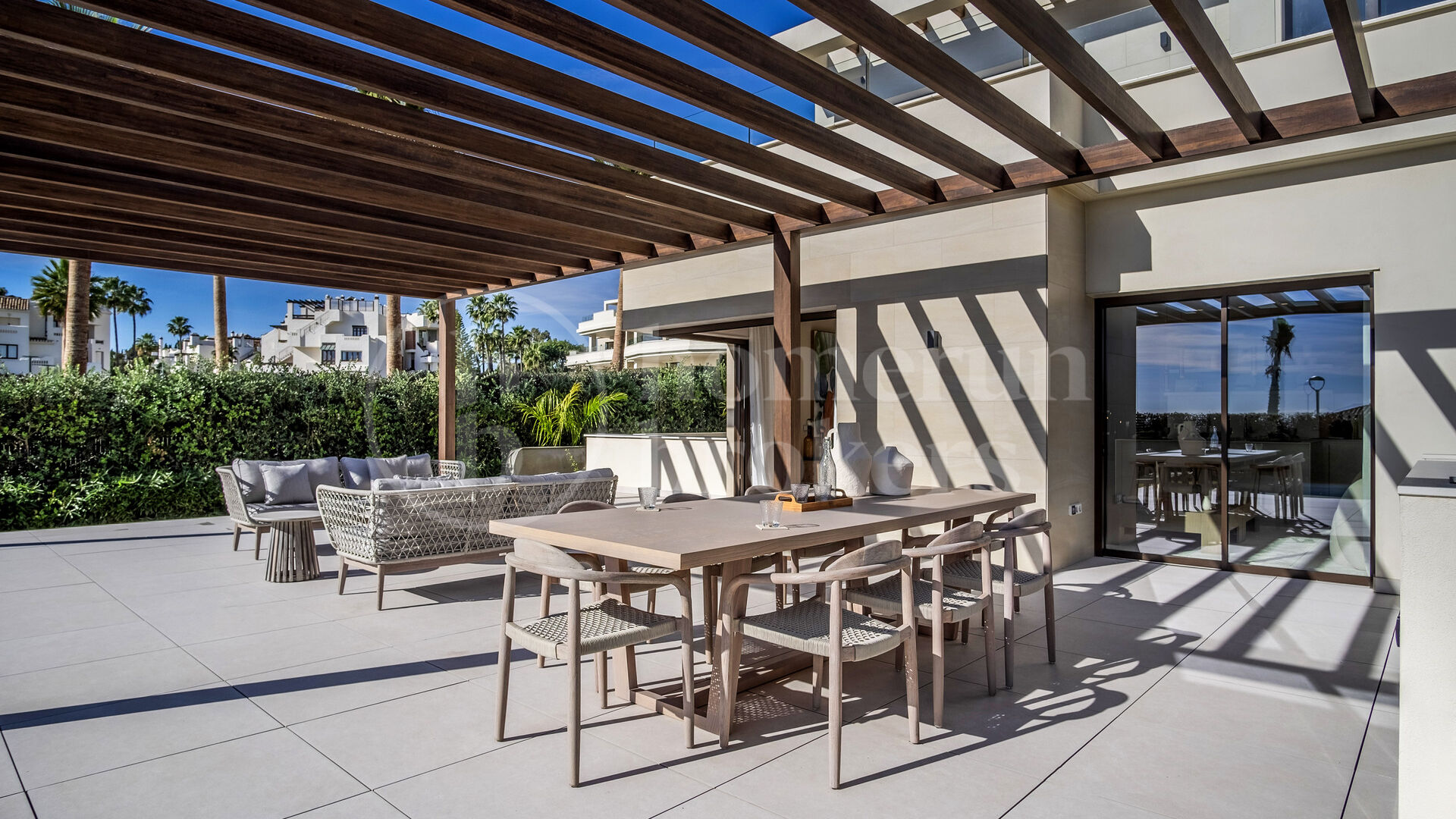 Villa Los Jardines - Beachfront in the New Golden Mile, Estepona