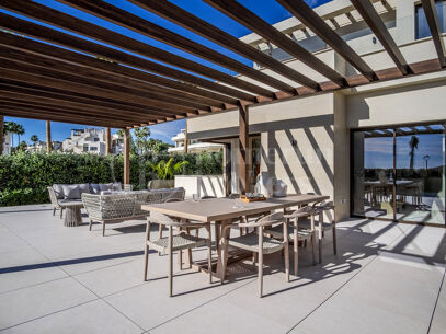 Villa Los Jardines - Beachfront in the New Golden Mile, Estepona