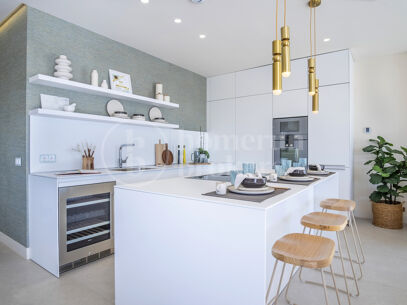 Villa Los Jardines - Beachfront in the New Golden Mile, Estepona