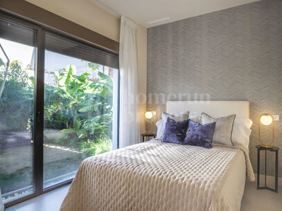 Villa Los Jardines - Beachfront in the New Golden Mile, Estepona