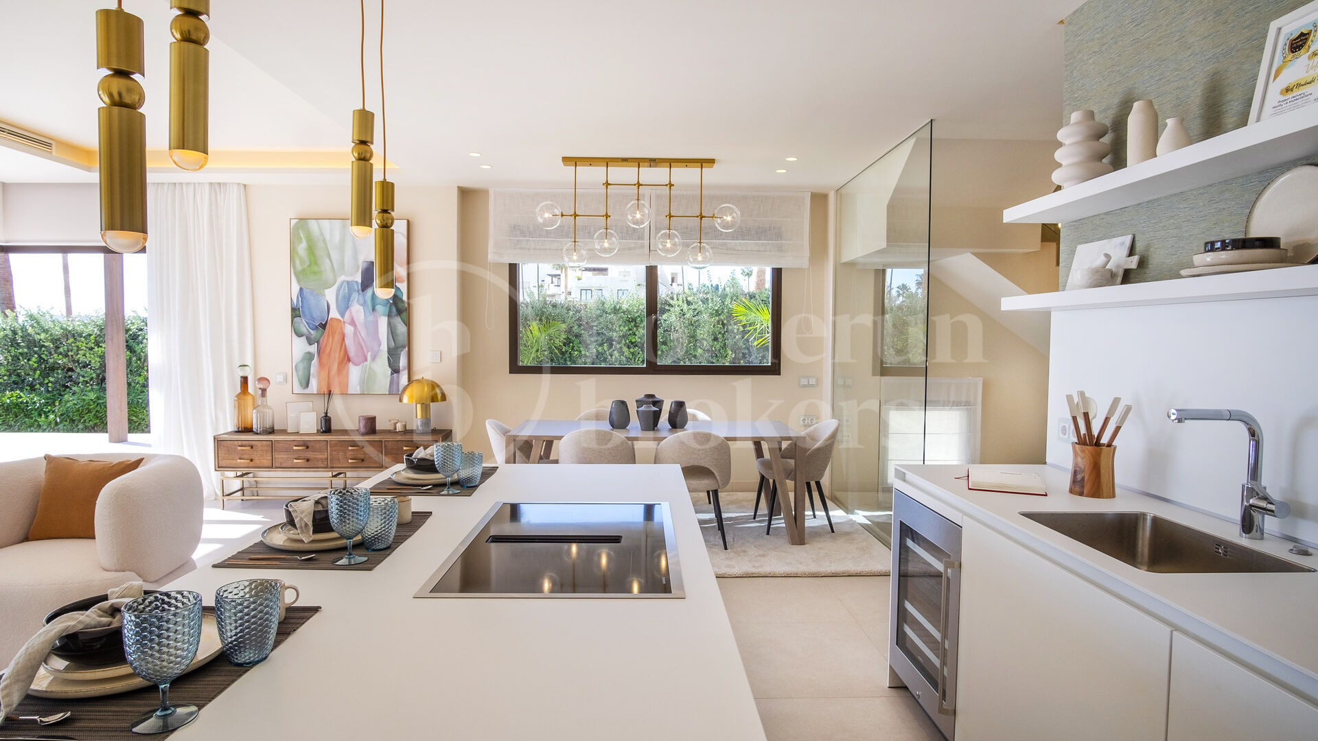 Villa Los Jardines - Beachfront in the New Golden Mile, Estepona
