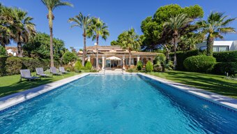 Villa Augusta - Frontline Beach in Paraiso Barronal Estepona