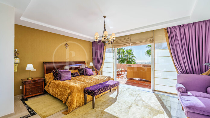 Villa Augusta - Frontline Beach in Paraiso Barronal Estepona