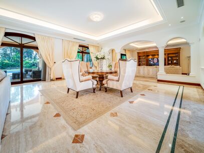 Villa Travertino - Classic Beachside Estate in Guadalmina Baja, Marbella