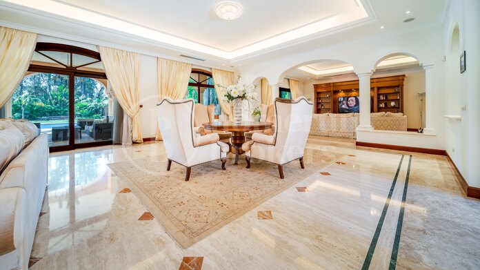 Villa Travertino - Classic Beachside Estate in Guadalmina Baja, Marbella